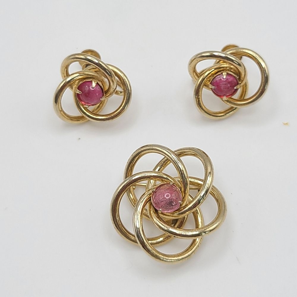 Vintage Coro Goldtone Pink Jewelry Set, Screw Back Earrings And Brooch Pin